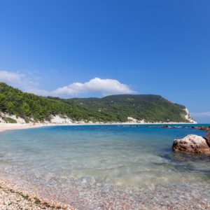 5 posti naturali unici da scoprire durante una vacanza nelle Marche